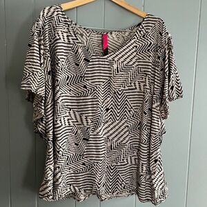 Pure Energy Black White Geometric Top 4X Boho Resort Style Missing‎ Waist Tie